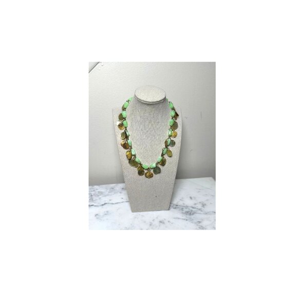Green Gemstone & Shell Pendant Necklace Striking Fashion Jewelry Birthday Gift - Picture 2 of 4